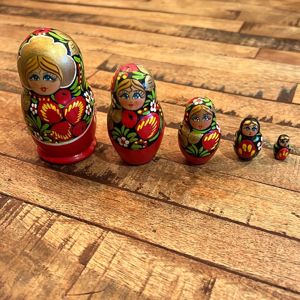 VNT 5 Pc Matryoshka Russian  Hand painted Babushka Nesting Dolls